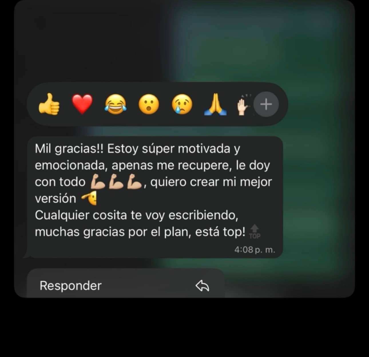 Testimonio de cliente sobre mejoras en composición corporal.